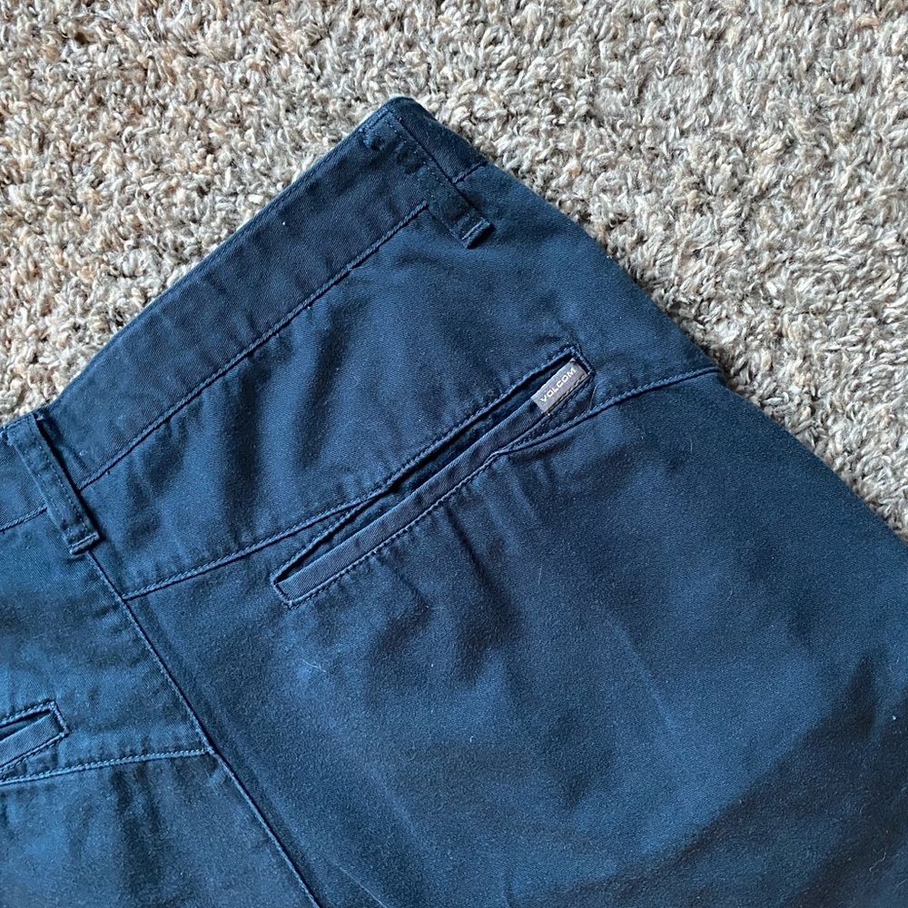 Volcom Vmonty Shorts And Wallet - image 4